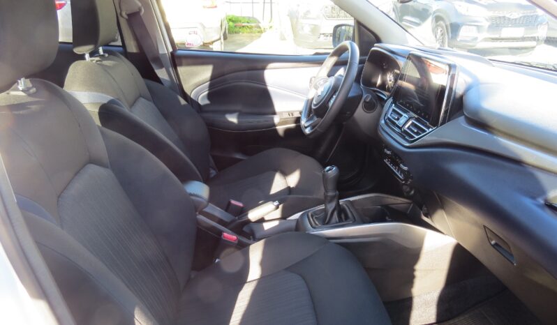 
								Suzuki Valeno 4×2 motor 1.5 Blanco full									