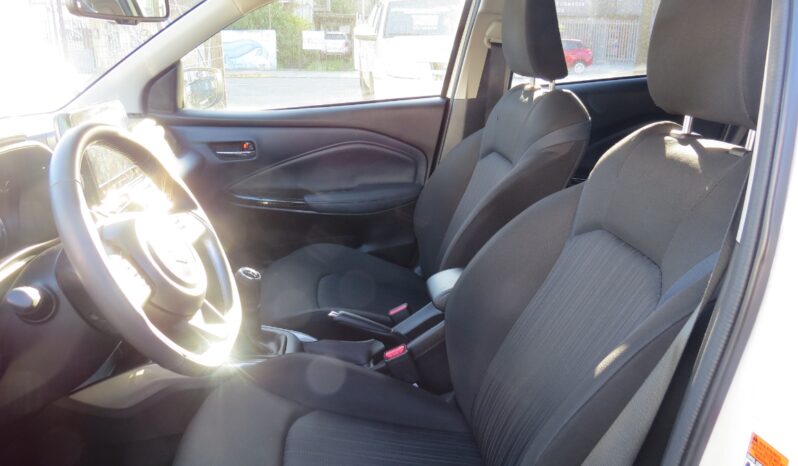 
								Suzuki Valeno 4×2 motor 1.5 Blanco full									