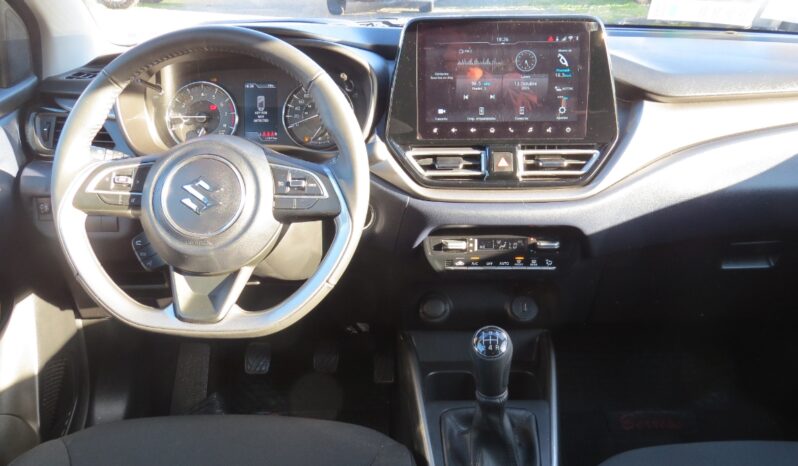 
								Suzuki Valeno 4×2 motor 1.5 Blanco full									