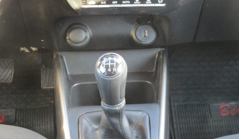 
								Suzuki Valeno 4×2 motor 1.5 Blanco full									